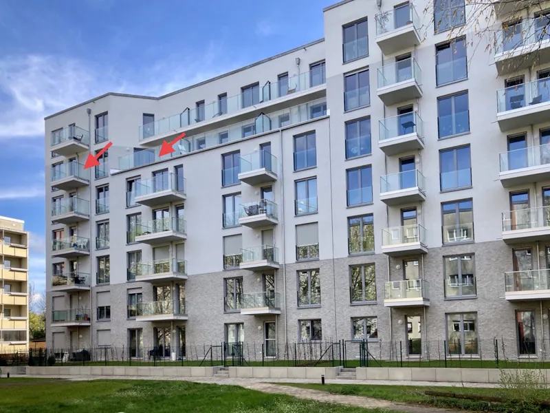 Neubau im Zweitbezug mit sonniger Dachterrasse, Balkon und Einbauküche — photo 1